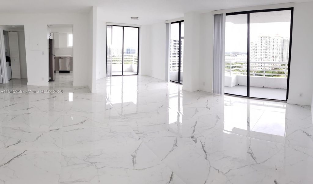 3300 NE 192nd St 1801, Aventura, FL 33180
