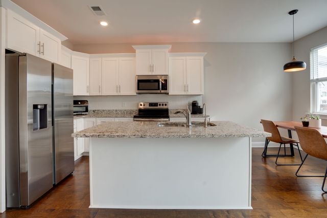 812 Bridge Creek Ln, Antioch, TN 37013