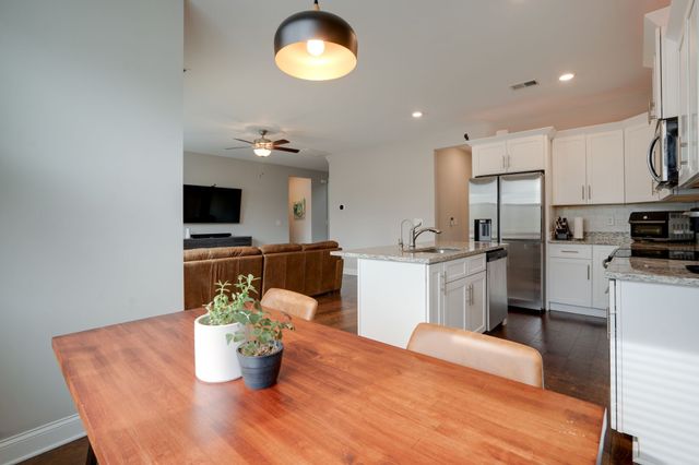 812 Bridge Creek Ln, Antioch, TN 37013