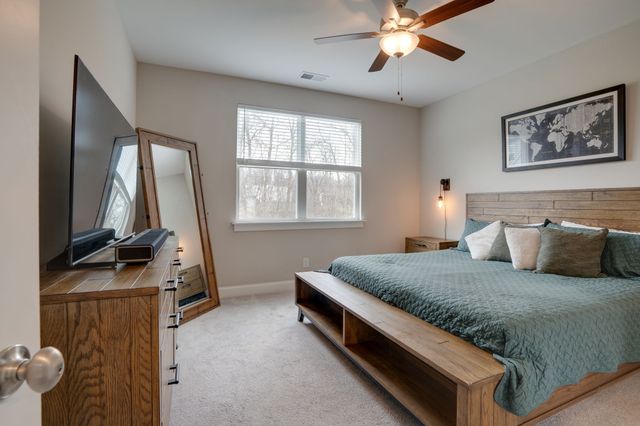 812 Bridge Creek Ln, Antioch, TN 37013