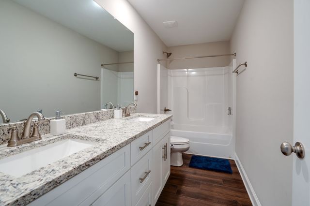 812 Bridge Creek Ln, Antioch, TN 37013