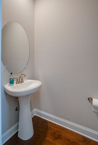 812 Bridge Creek Ln, Antioch, TN 37013