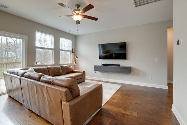 812 Bridge Creek Ln, Antioch, TN 37013