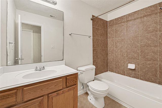 5010 Dartmoor Ridge Trail, Houston, TX 77066