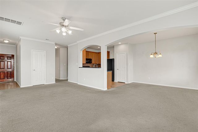 5010 Dartmoor Ridge Trail, Houston, TX 77066