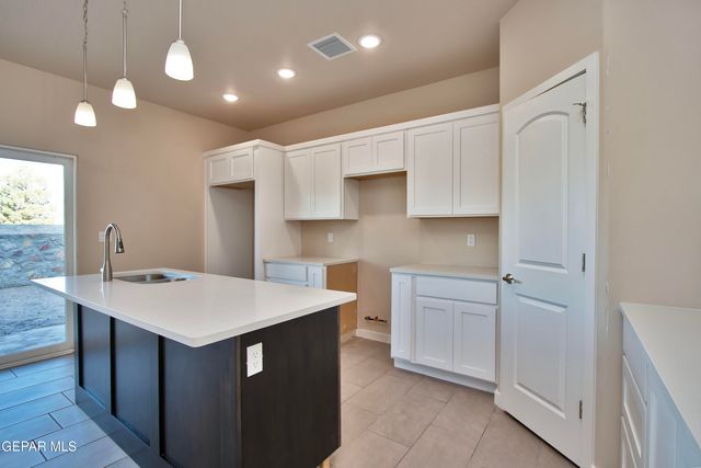 5905 Ruidoso Downs Street, El Paso, TX 79932