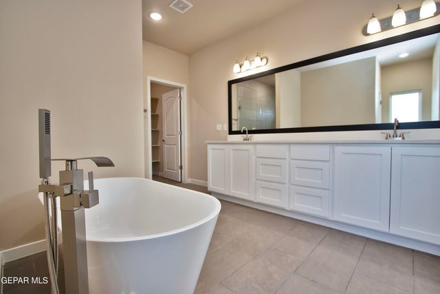 5905 Ruidoso Downs Street, El Paso, TX 79932