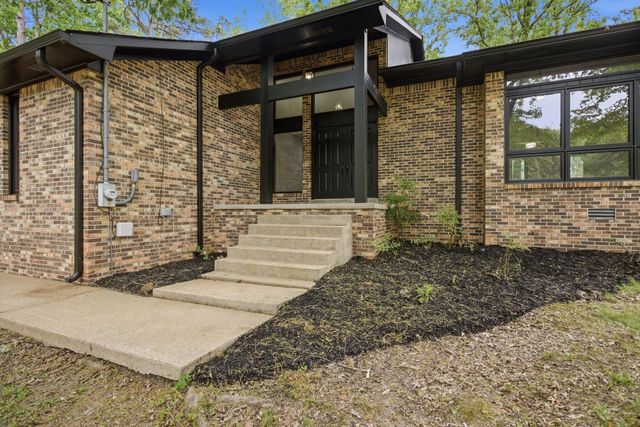 102 Parkwood Ln, Hohenwald, TN 38462