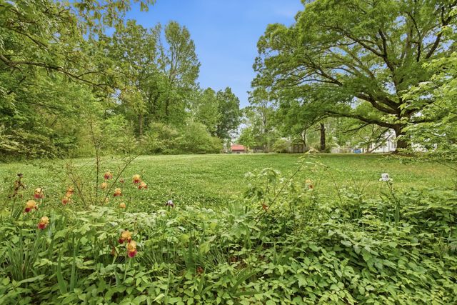 102 Parkwood Ln, Hohenwald, TN 38462