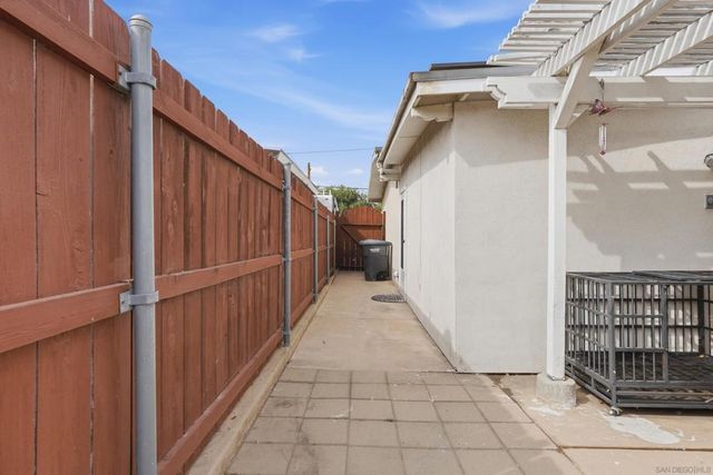 225 E Renette Ave, El Cajon, CA 92020