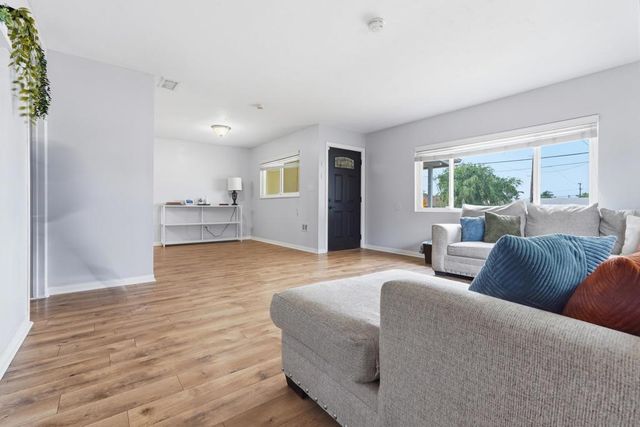 225 E Renette Ave, El Cajon, CA 92020