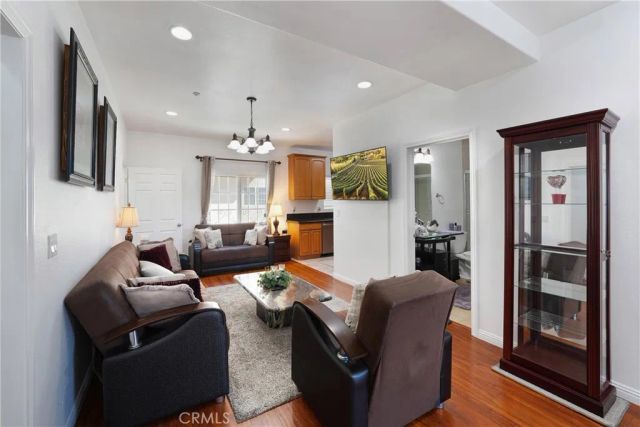 9882 W Broadway, Anaheim, CA 92804
