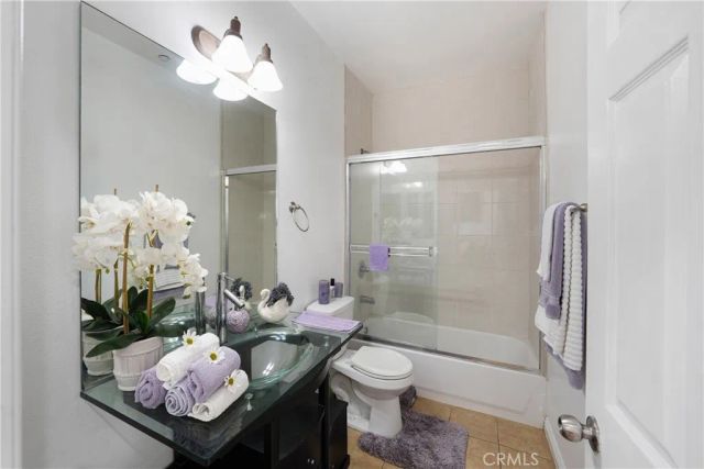 9882 W Broadway, Anaheim, CA 92804