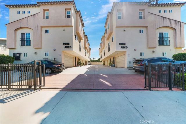 9882 W Broadway, Anaheim, CA 92804