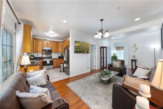 9882 W Broadway, Anaheim, CA 92804