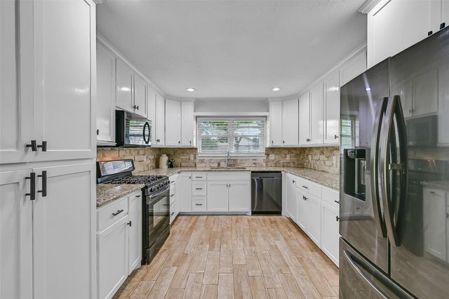 3515 Meadowlark Lane, Alvin, TX 77511