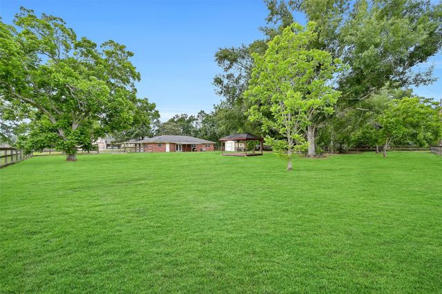 3515 Meadowlark Lane, Alvin, TX 77511