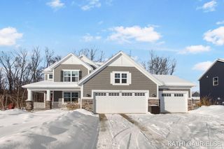 481 Sessions Woods Drive N, Tallmadge Twp, MI 49534