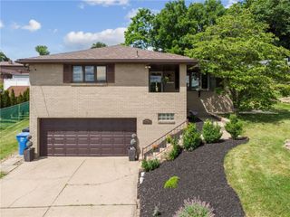 13301 Sylvia Dr, North Huntingdon, PA 15642
