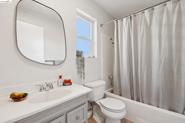 1738 10Th St, Oakland, CA 94607