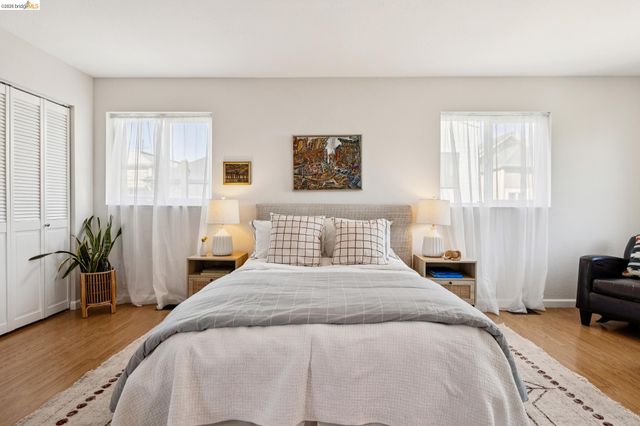 1738 10Th St, Oakland, CA 94607