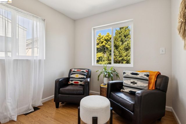 1738 10Th St, Oakland, CA 94607