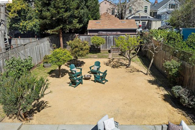 1738 10Th St, Oakland, CA 94607