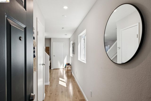 1738 10Th St, Oakland, CA 94607