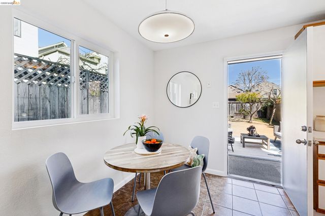 1738 10Th St, Oakland, CA 94607