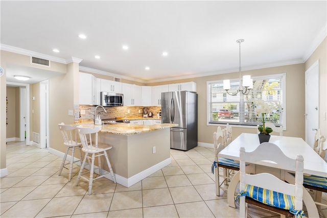 2800 Indian River Boulevard 1Q, Vero Beach, FL 32960