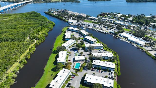 2800 Indian River Boulevard 1Q, Vero Beach, FL 32960