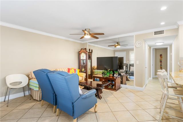 2800 Indian River Boulevard 1Q, Vero Beach, FL 32960