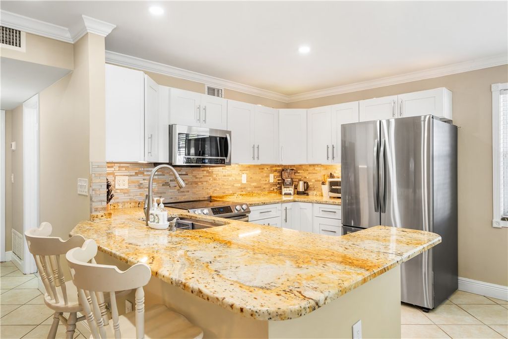 2800 Indian River Boulevard 1Q, Vero Beach, FL 32960