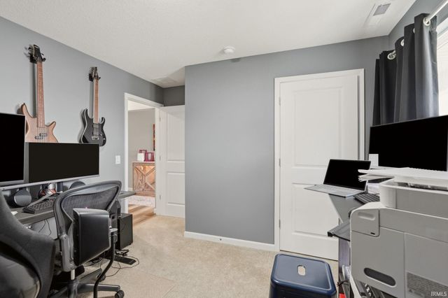 7902 Cordovan Cove, Fort Wayne, IN 46835