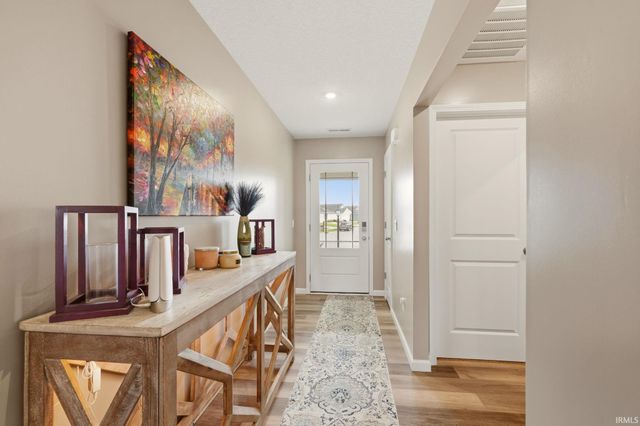 7902 Cordovan Cove, Fort Wayne, IN 46835
