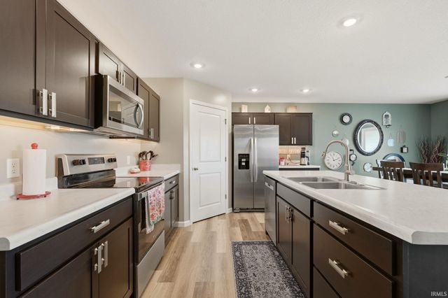 7902 Cordovan Cove, Fort Wayne, IN 46835