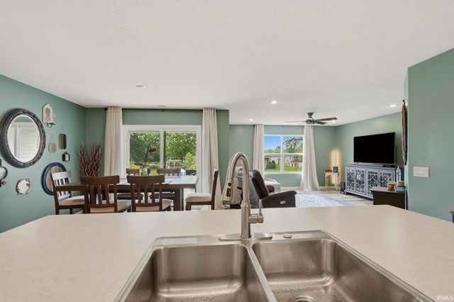 7902 Cordovan Cove, Fort Wayne, IN 46835