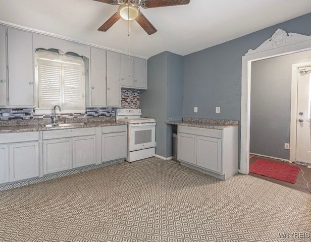 2639 Ridge Road, Lewiston, NY 14131