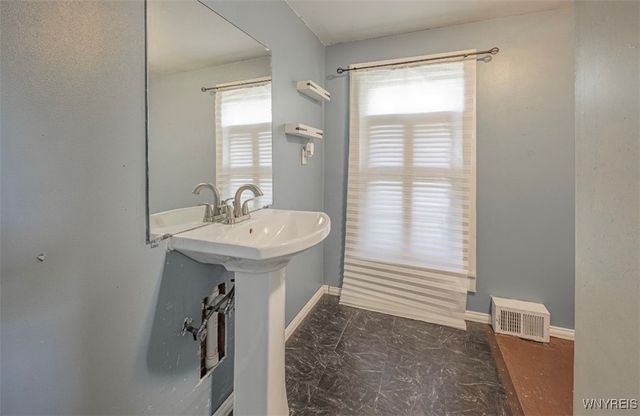 2639 Ridge Road, Lewiston, NY 14131