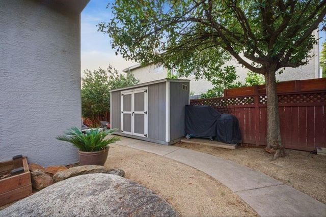 4507 Mountaingate Dr, Rocklin, CA 95765