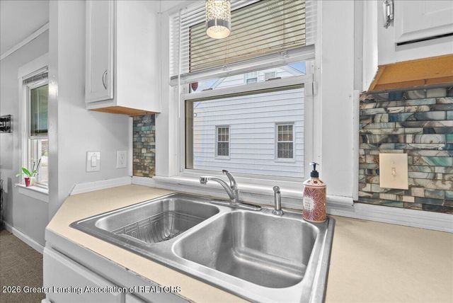 1349 N Jenison Avenue, Lansing, MI 48915