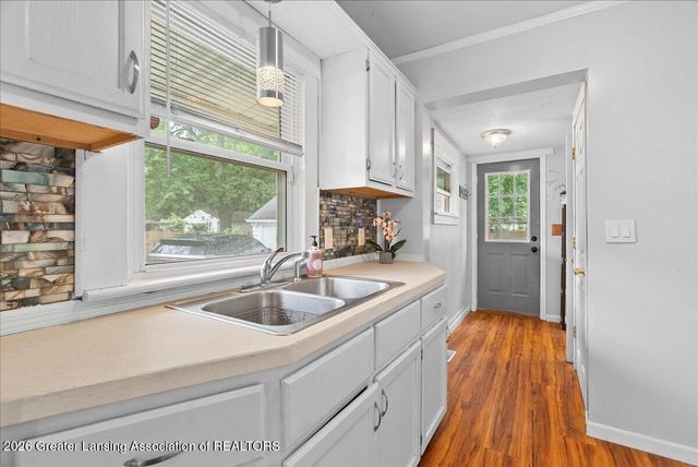 1349 N Jenison Avenue, Lansing, MI 48915