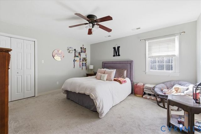 236 Comstock Dr, Colonial Heights, VA 23834