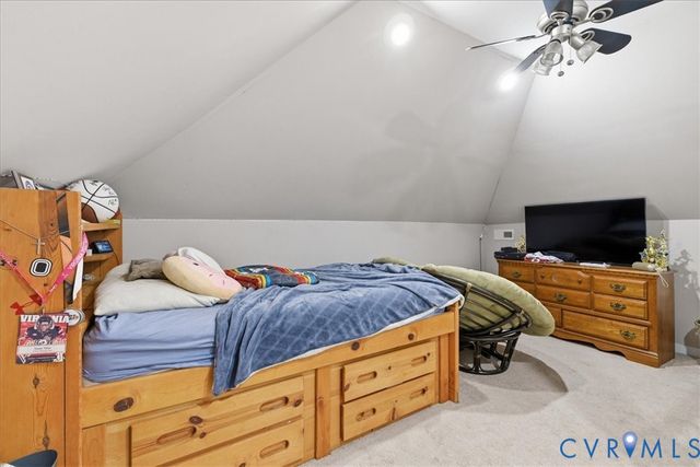 236 Comstock Dr, Colonial Heights, VA 23834