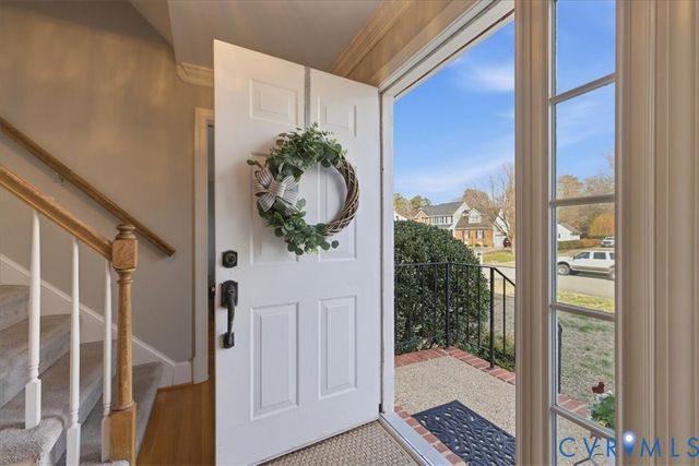 236 Comstock Dr, Colonial Heights, VA 23834