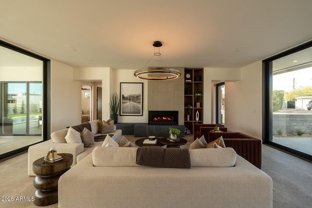 7017 E ORANGE BLOSSOM Lane, Paradise Valley, AZ 85253