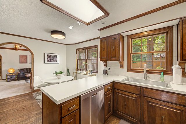 430 Beechwood Rd, Salina, KS 67401