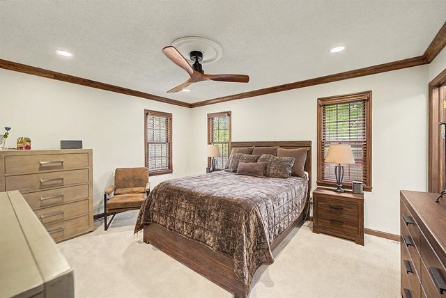 430 Beechwood Rd, Salina, KS 67401
