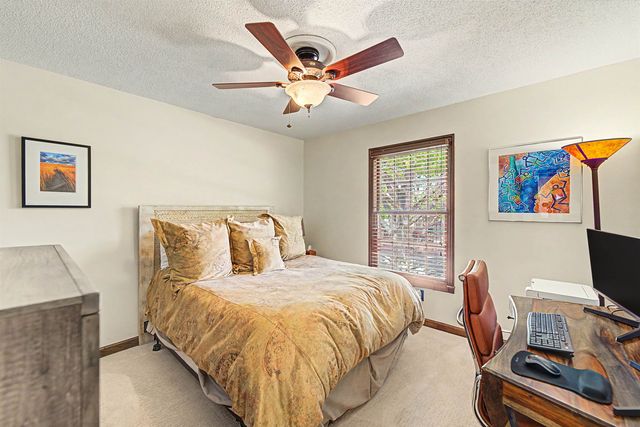 430 Beechwood Rd, Salina, KS 67401