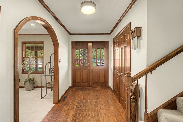 430 Beechwood Rd, Salina, KS 67401